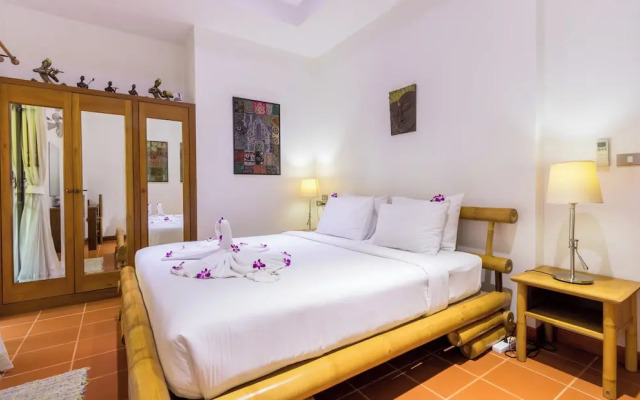 Luxury Four Bed Villa Jasmine, Infinity Pool, Full Staff , Chef and Breakfasts
