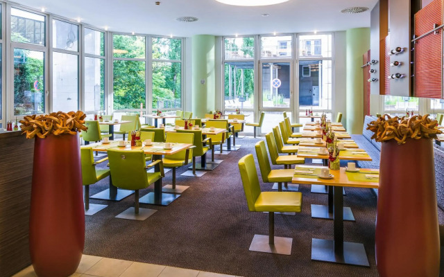NOVINA HOTEL Wöhrdersee Nürnberg City
