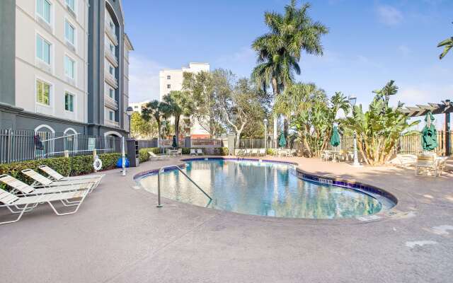 La Quinta Inn & Suites by Wyndham Ft. Lauderdale Airport