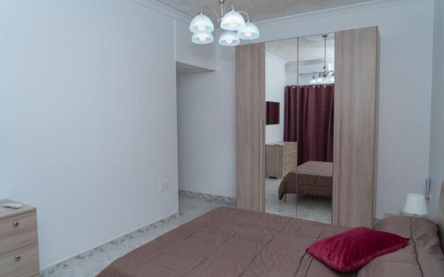 Riviera Mansions Apt. 9 - Side Sea-View, 3 bedroom Deluxe Apartment