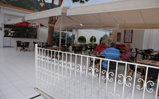 Karbel Beach Hotel