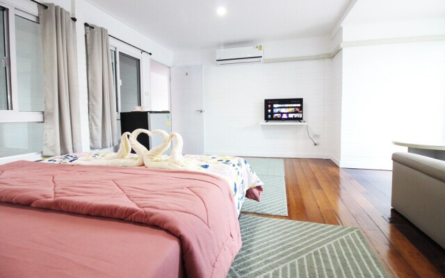 "room in Guest Room - Baan Khunphiphit Homestay No2322"