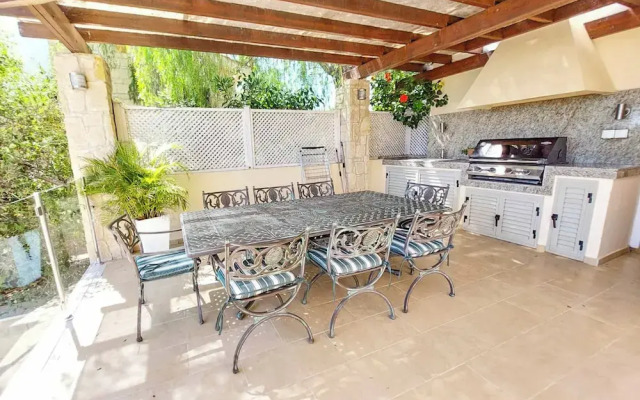 Aphrodite Hills Superior Villa 0100