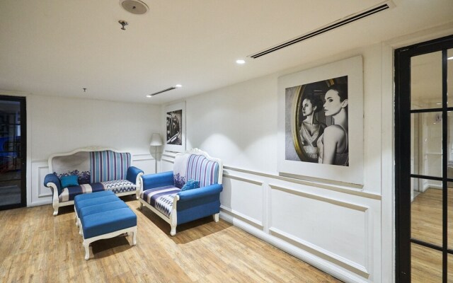 Empire City Marriot by OYO