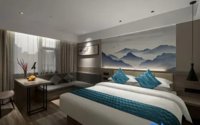 Qianyi Hotel (Beiliu Wanda Plaza Branch)