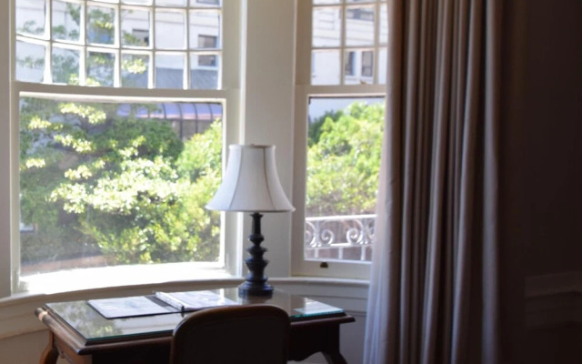 Powell Place at Nob Hill