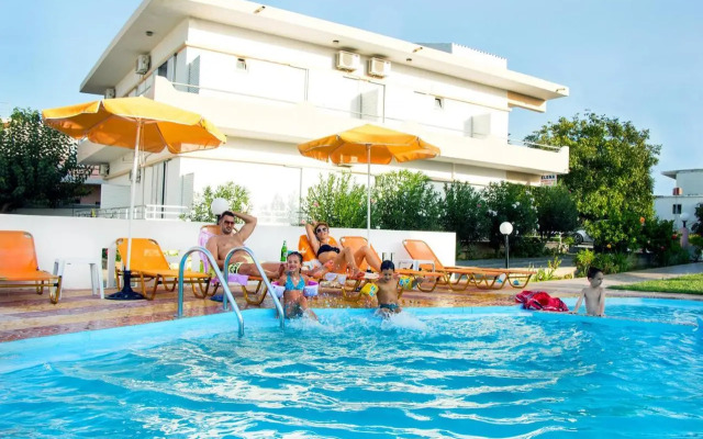 Elena Rooms & Apartments