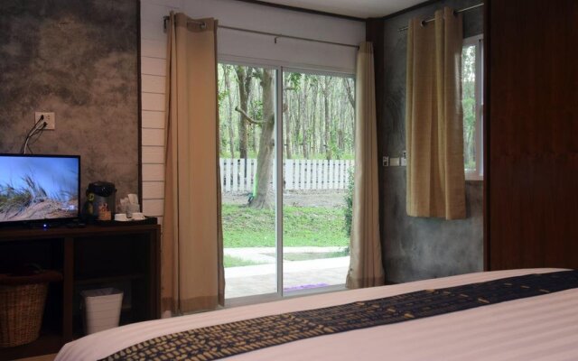 Baan Khao Mai Kaew Lanta Village