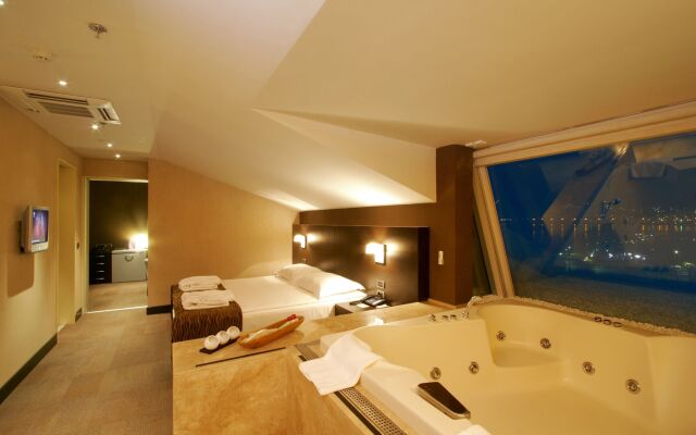 Richmond Nua Wellness -Spa - Adults Only
