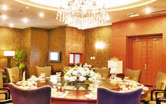 Golden Eagle Holiday Hotel - Chongqing
