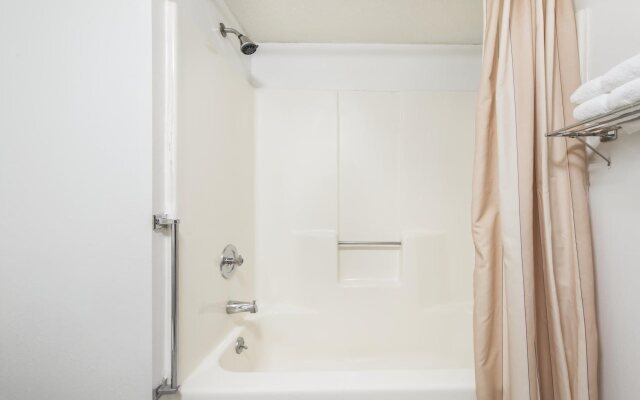 Knights Inn Wentzville