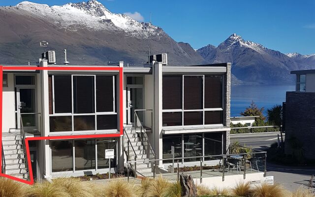 Private Apartment at Pounamu 203