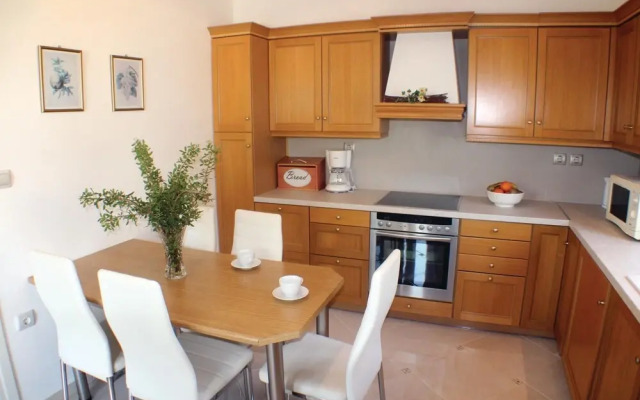 Awesome Home in Nea Makri With Wifi and 3 Bedrooms