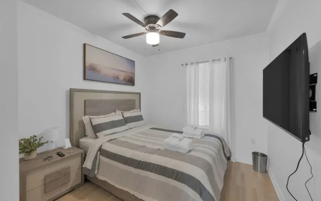 Beachy Days Escape - Cozy Haven Steps From Beach!