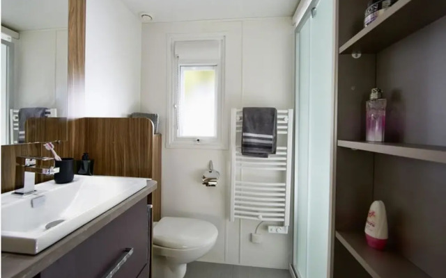 Bungalow With 3 Bedrooms in Saint-brevin-les-pins, With Pool Access, F