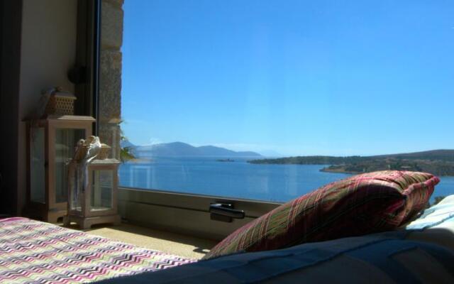 Apopsis Zoy's Guest House