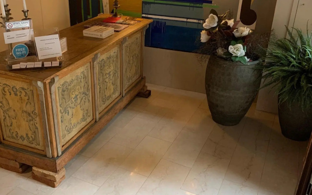 Charming Palace Corte Del Teatro