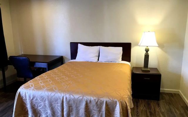 Whistling Pines - Daily & Extended Stay, Elizabeth City