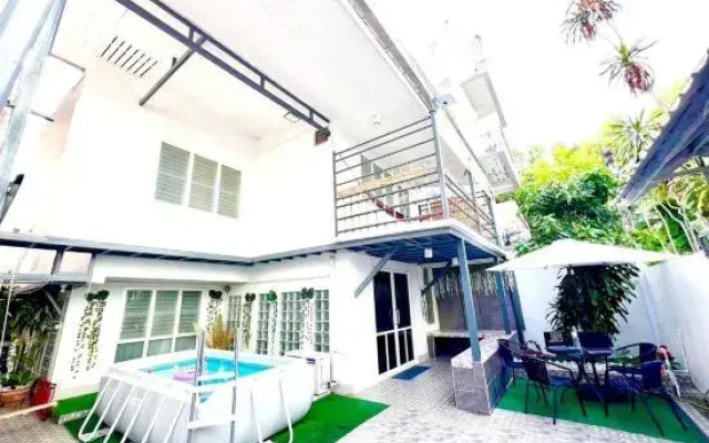 Getaway Villa Bangkok - 4 Bedroom, 6 Beds and 5 Bathroom