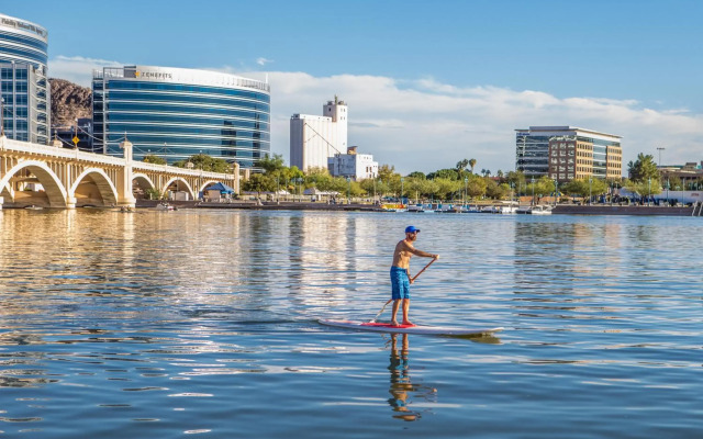 Holiday Inn Express & Suites Phoenix - Tempe by IHG