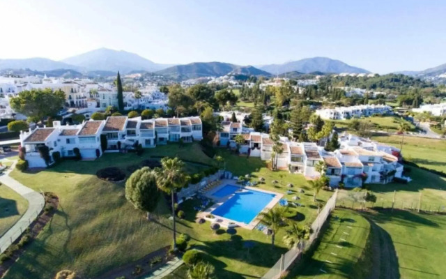 Azahara1 Beautiful apartment frontline golf