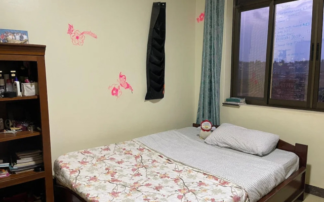 The Mugabi's Spacious Private Room