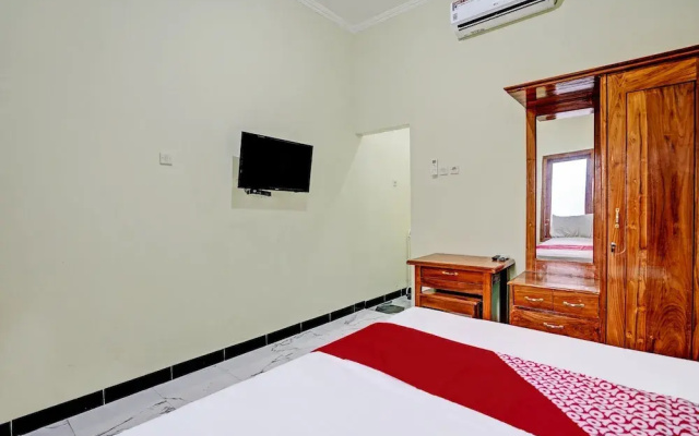 OYO Life 92043 Kost Barokah Syariah Madiun