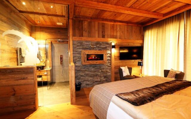 Amber Hotel