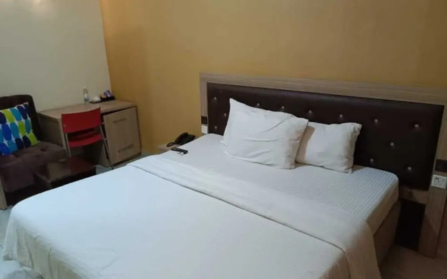 Eleventh House Hotel and Suites