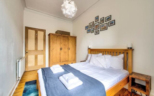 Stylish 2BR Flat Close To Edinburgh City Centre