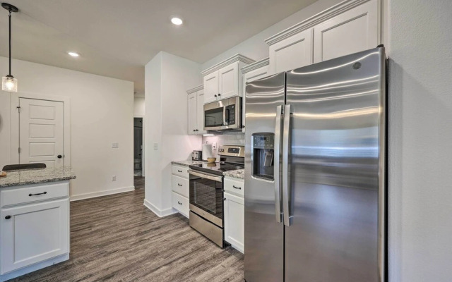 Newly Built Bella Vista Home Near Lakes