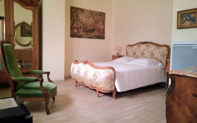 Relais de Montgeoffroy B&B