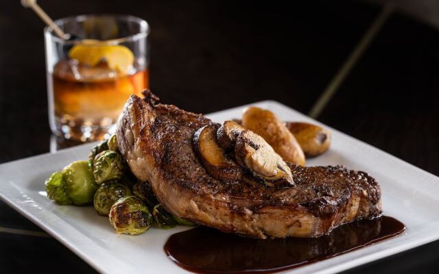 BLU-Tique, Akron, a Tribute Portfolio Hotel