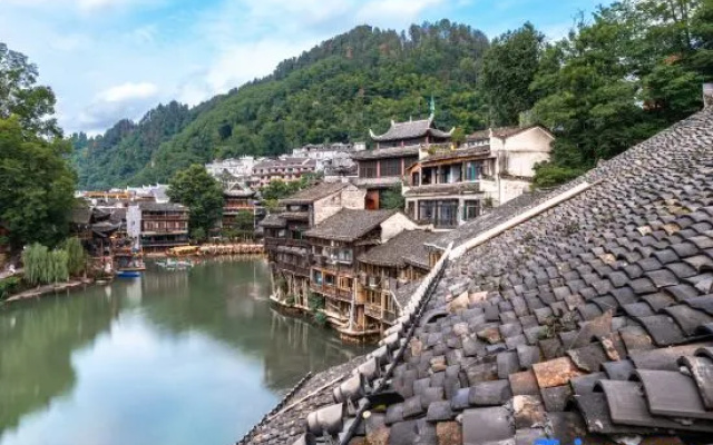 Miss Dong’s River View Homestay, Fenghuang Ancient Town – Outside – Xiangxi