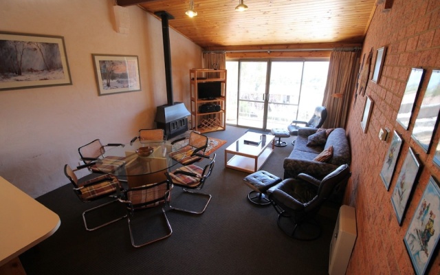 Snowbird 1 - Jindabyne Townhouse – Guest Rooms – Jindabyne