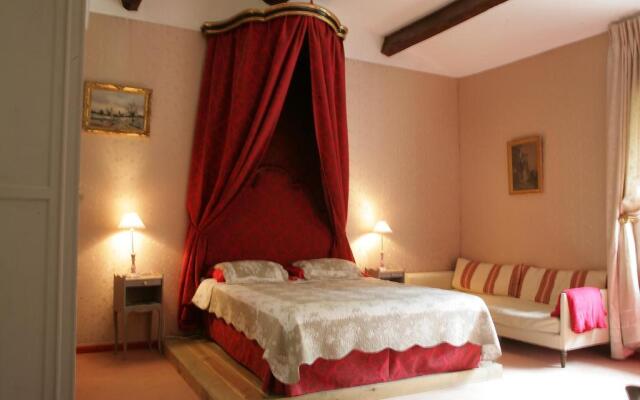 Le Mas Des Pots Rouges