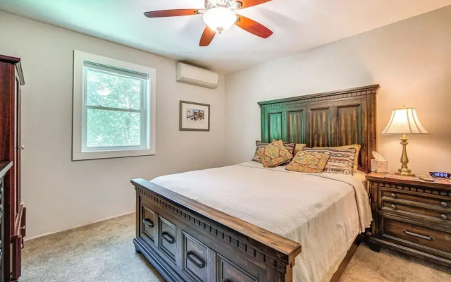 Wilmington Retreat Near Trails, Skiing & Festivals