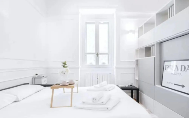 Acquileia - Stylish Loft Steps From Corso Magenta