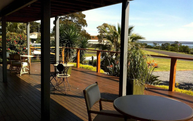 Corinella On The Esplanade Bed & Breakfast