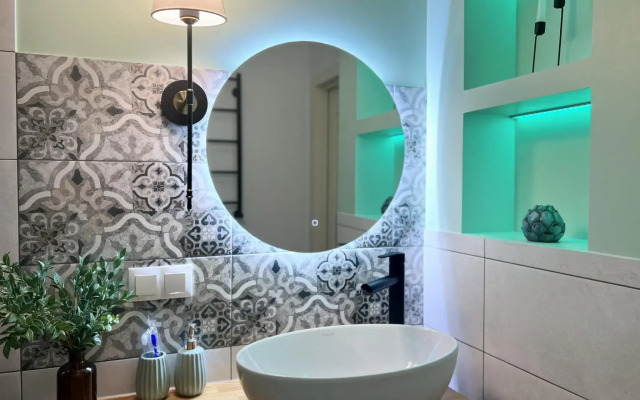 RentFlat (Rent Flat) on Rossiyskiy Avenue 15
