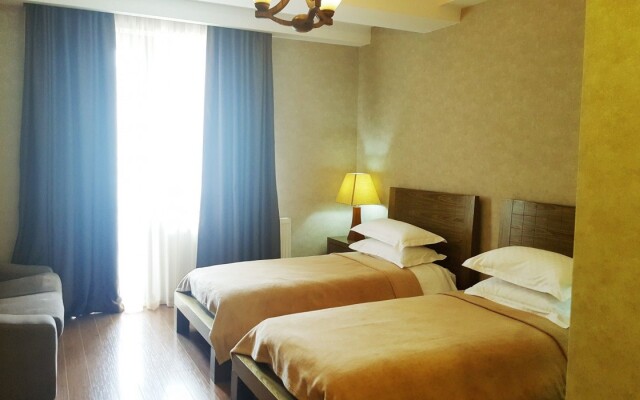 Hotel Crystal