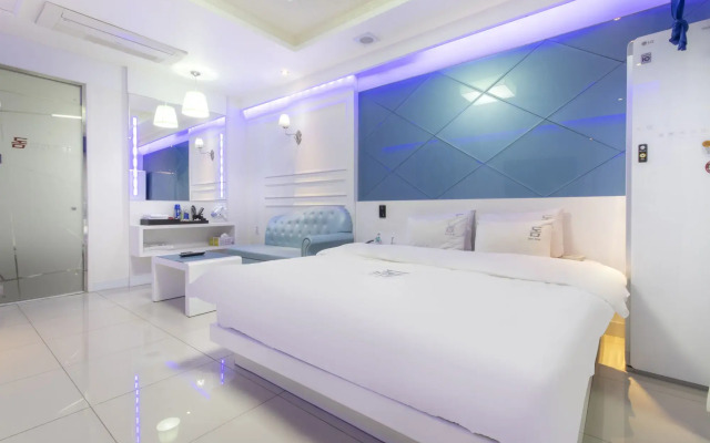Dom Hotel