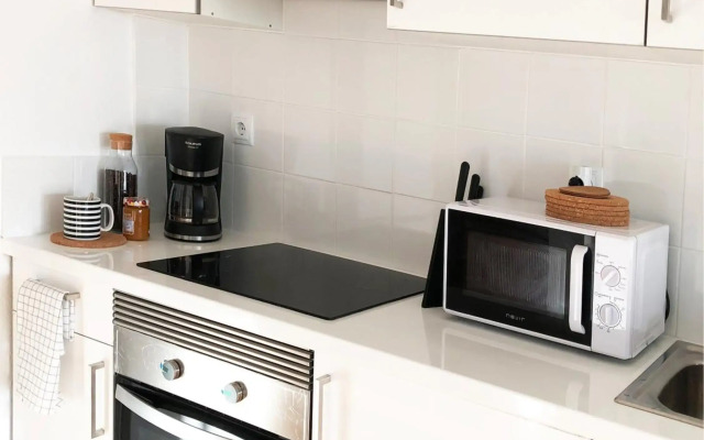 New Stunning Seaview Apartment with lovely balcony