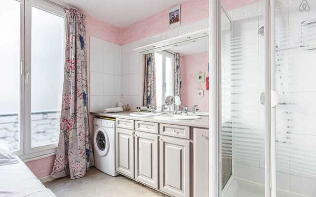 Fashion Photographer's Apartment in Le Marais-bastille