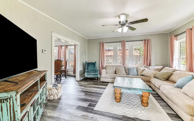 Near Campus & Casino: Family-friendly Durant Home!