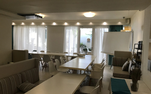Oasis Beach Hotel