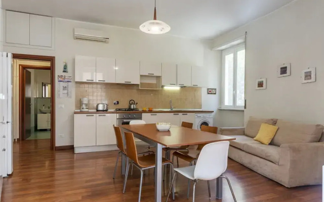 Piazza Re di Roma Apartment