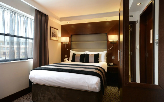 Отель The Cura Kensington