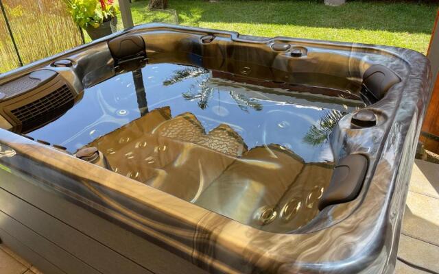 L'escapade créole appartement Letchi jacuzzi privatif