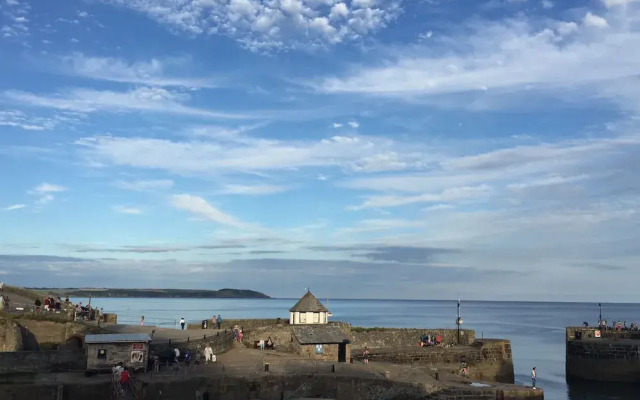 Fabulous House Very Near Charlestown Harbour